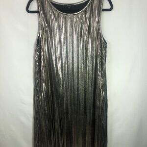 Women’s Silver Pleated Sleeveless Dress. Size Medium. RW & Co.